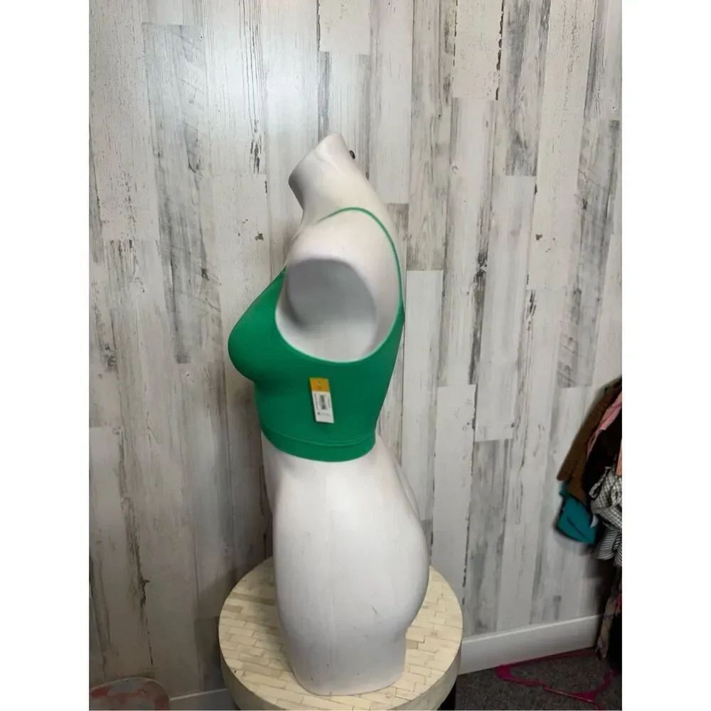 Green tank top - Picture 3 of 6